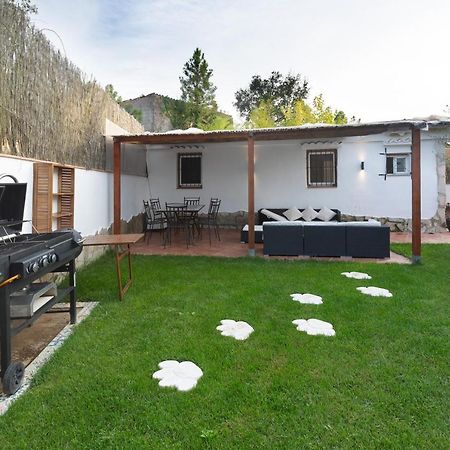 Detached Villa For 6 People In Lloret De Mar With Comunal Outdoor Swimming Pool Puigventos المظهر الخارجي الصورة
