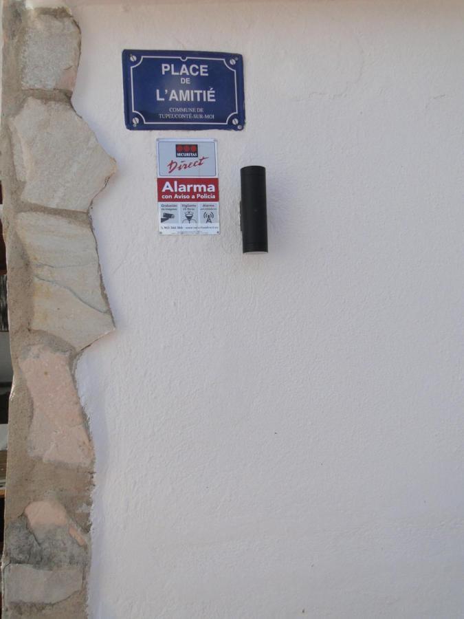 Detached Villa For 6 People In Lloret De Mar With Comunal Outdoor Swimming Pool Puigventos المظهر الخارجي الصورة
