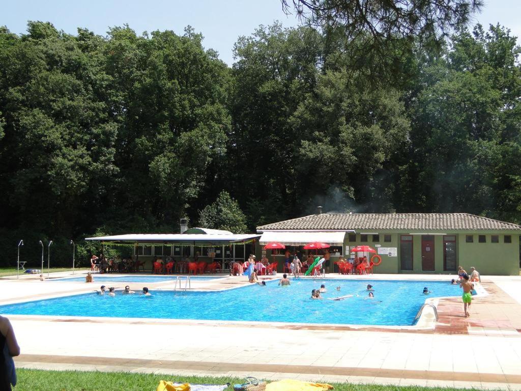 Detached Villa For 6 People In Lloret De Mar With Comunal Outdoor Swimming Pool Puigventos المظهر الخارجي الصورة