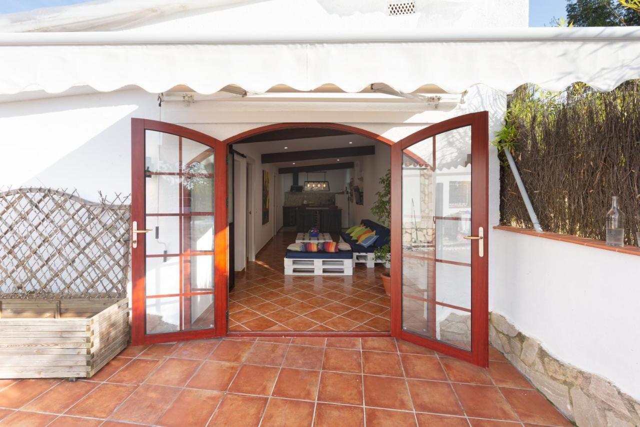 Detached Villa For 6 People In Lloret De Mar With Comunal Outdoor Swimming Pool Puigventos المظهر الخارجي الصورة