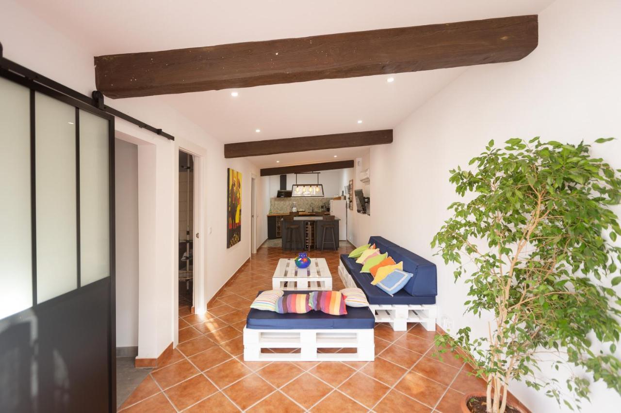 Detached Villa For 6 People In Lloret De Mar With Comunal Outdoor Swimming Pool Puigventos المظهر الخارجي الصورة