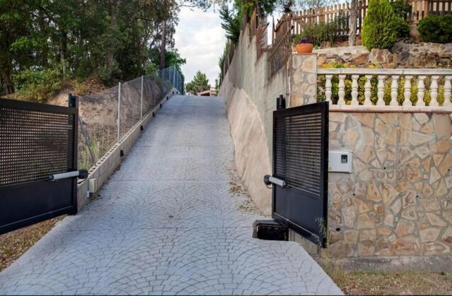 Detached Villa For 6 People In Lloret De Mar With Comunal Outdoor Swimming Pool Puigventos المظهر الخارجي الصورة