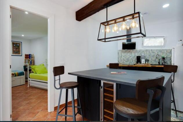 Detached Villa For 6 People In Lloret De Mar With Comunal Outdoor Swimming Pool Puigventos المظهر الخارجي الصورة